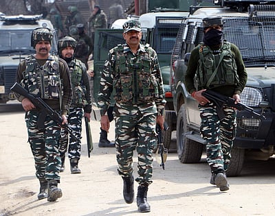 காஷ்மீரில் இரு பயங்கரவாதிகள் சுட்டுக்கொலை