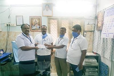 கரோனா நிவாரண நிதிக்காக தனது ஒரு மாத ஊதியத்தை அளித்த நகராட்சி ஊழியர்