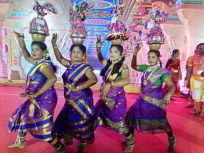 விழாக் காலத்தை இழந்த நாட்டுப்புறக் கலைஞர்கள்