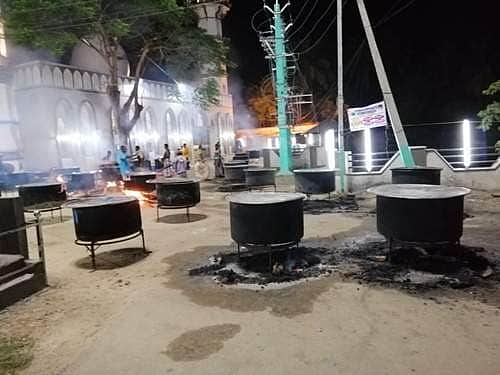 கூத்தாநல்லூரில்  சமையல் தொழிலாளர்களின் 120 குடும்பம் தவிப்பு