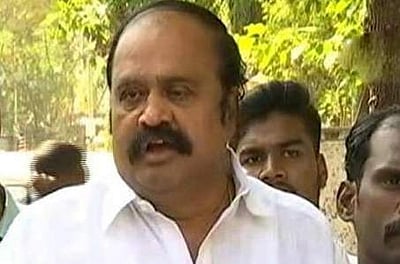 அதிமுக செய்தித் தொடர்பாளராக வா.புகழேந்தி நியமனம்