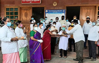 திருச்சியில் கரோனா சிகிச்சை பெற்ற 6 பேர் வீடு திரும்பினர்