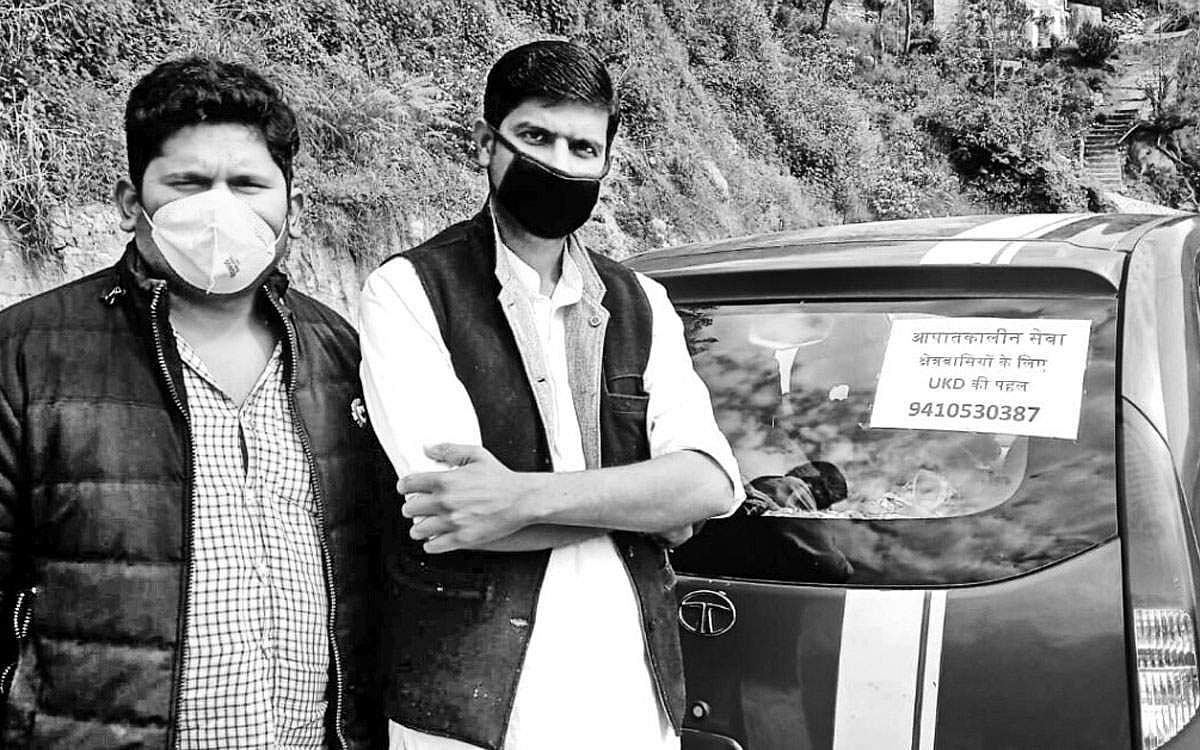 காரை ஆம்புலன்ஸாக மாற்றிய இளைஞர்!