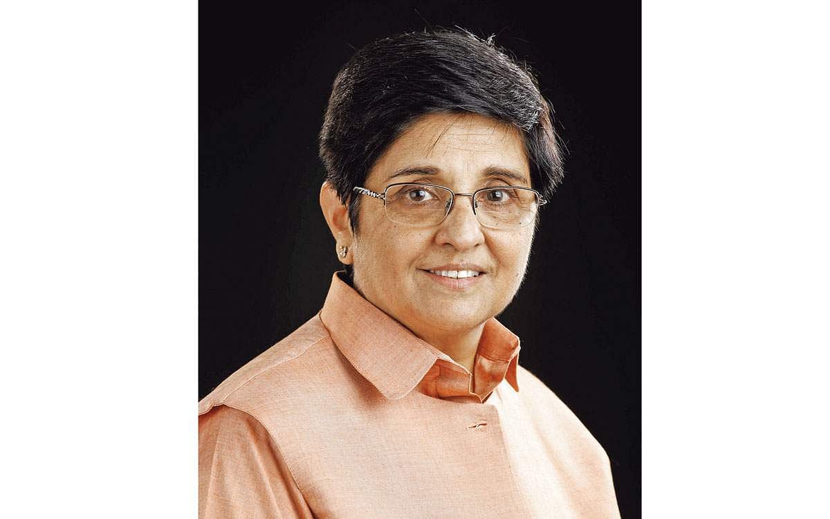 நெகிழும் கிரன்பேடி: சிறை கைதிகளை சீர்திருத்த உதவிய 'விபாசனா'