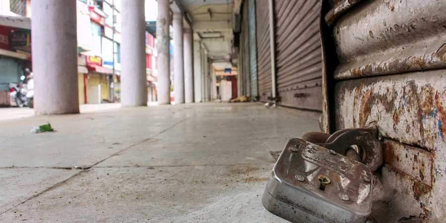 உ.பி.: ஊரடங்கை மீறி 20 பேருக்கு விருந்து கொடுத்தவருக்கு கரோனா