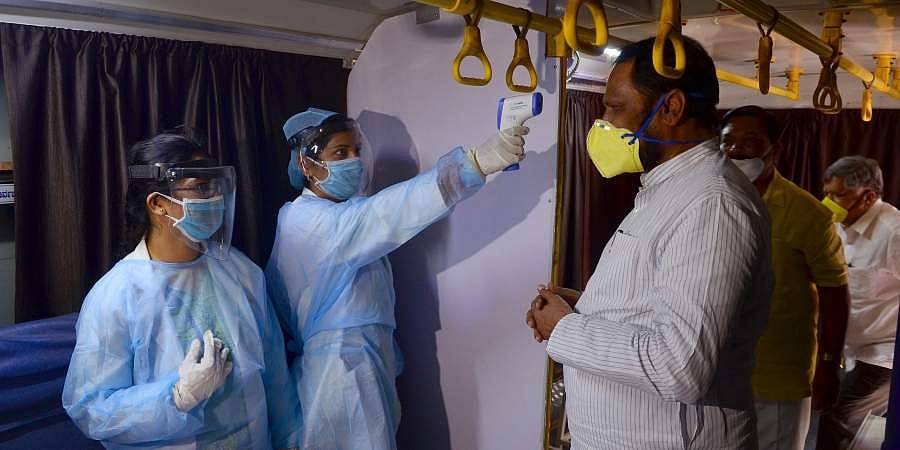 கரோனாவில் இருந்து மீள்வதில் அசத்தும் தில்லியும், தென் மாநிலங்களும்