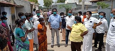 குலதெய்வ வழிபாட்டிற்காக வந்தவர்கள் சொந்த ஊர் செல்ல முடியாமல் தவிப்பு: எம்.எல்.ஏ நிதியுதவி 