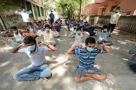 மன அழுத்தத்தில் சிக்கியிருக்கும் வட மாநில தொழிலாளா்களுக்கு ‘கவுன்சலிங்’