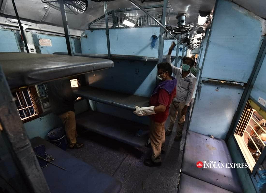 திருச்சி மண்டலத்தில் 44 ரயில் பெட்டிகள் கரோனா வார்டுகளாக மாற்றம்