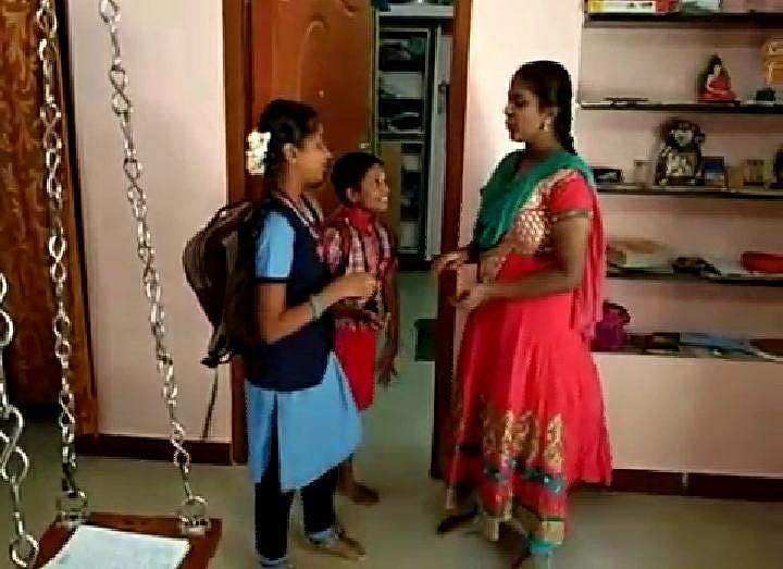 ஊரடங்கில் விழிப்புணர்வு சிறு நாடகங்களை அரங்கேற்றும் சிறுவர் - சிறுமியர்