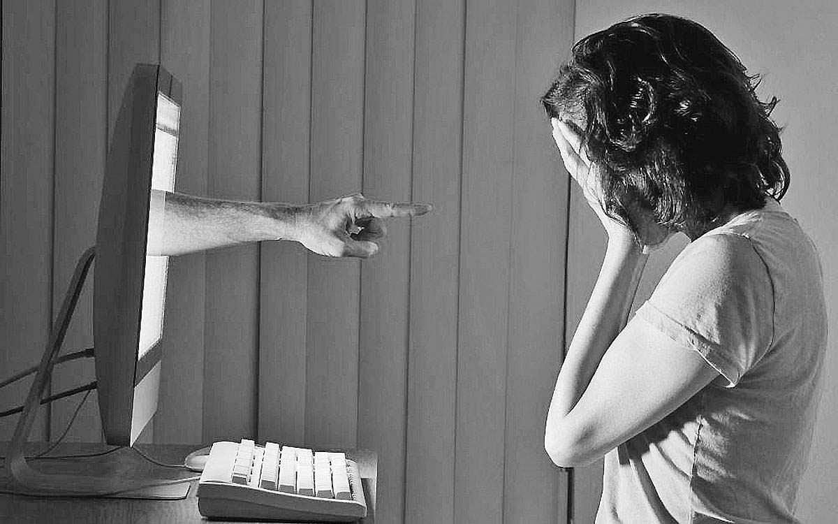 பகிரக் கூடாது... எல்லாத் தகவல்களையும்!