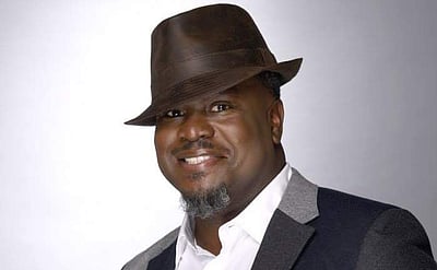 கிராமி விருதுக்குப் பரிந்துரைக்கப்பட்ட பாடகர், கரோனா வைரஸ் தொற்றால் மரணம்