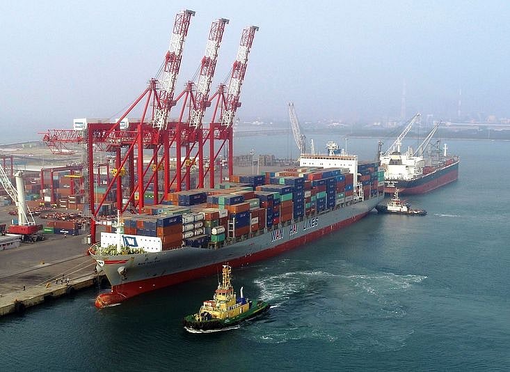 'கரோனாவால் உயிரிழக்க நேரிடும் துறைமுக ஊழியர் குடும்பத்துக்கு ரூ. 50 லட்சம்'