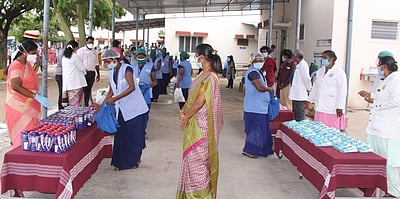 மருத்துவா்கள், சுகாதாரப் பணியாளா்கள் பாதுகாப்புச் சட்டம் கட்டாயம் -மாநில அரசுகளுக்கு
மத்திய அரசு அறிவுறுத்தல்