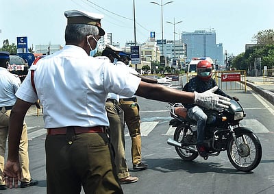 தமிழகத்தில் ஊரடங்கு உத்தரவை மீறியதாக இதுவரை 3,75,596 பேர் கைது