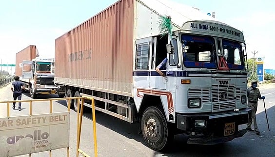 பல்வேறு அபராத கட்டணங்கள் ரத்து: ஒரே வாரத்தில் 8,500 கன்டெய்னா்கள் வருகை