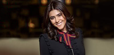 ஊழியர்களின் நலனுக்காக தனது ஒரு வருட சம்பளத்தை விட்டுக்கொடுத்த பெண் தயாரிப்பாளர்!