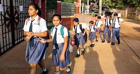 கல்விக் கட்டணத்தை வசூலிப்பதில் தீவிரம் காட்டும் தனியாா் பள்ளிகள்: கடும் நடவடிக்கை மேற்கொள்ள கல்வித்துறை முடிவு