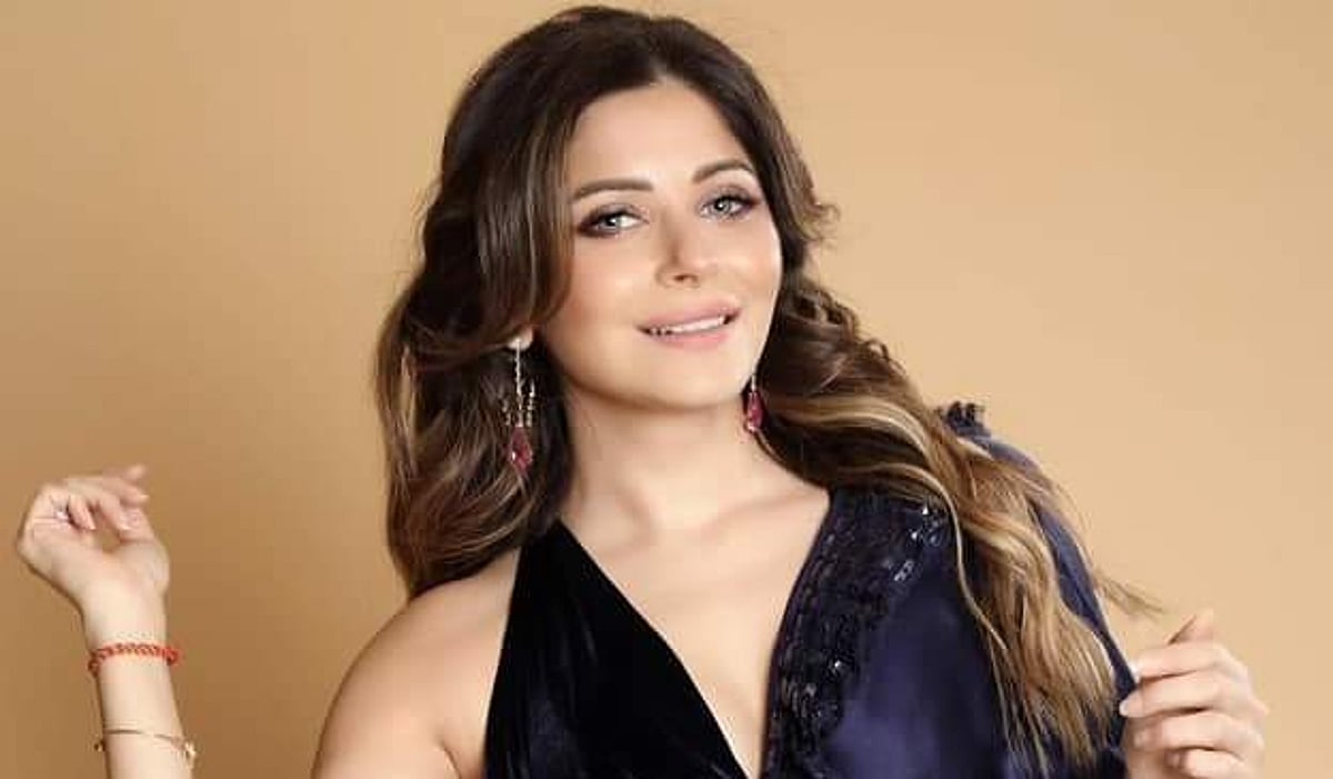 கரோனாவிலிருந்து மீண்டார் பாடகி கனிகா கபூர்: வீடு திரும்பினார்