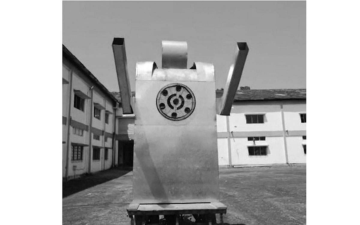 கரோனாவைக் கொல்லும் ரோபோ!