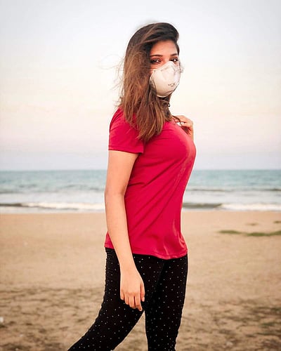 நடிகை ஆத்மிகா புகைப்படங்கள்