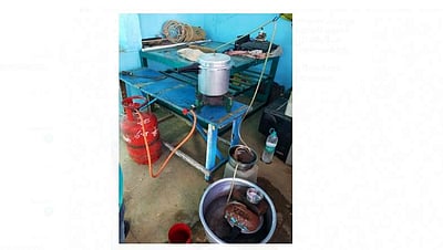 பவானியில் யூடியூப் வீடியோ பார்த்து கள்ளச்சாராயம் காய்ச்சிய டிவி மெக்கானிக் கைது