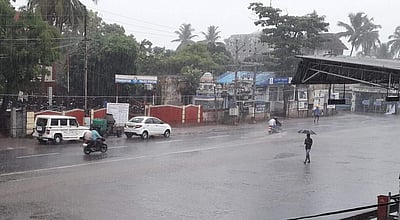 வேதாரண்யம் பகுதியில் பரவலாக மழை