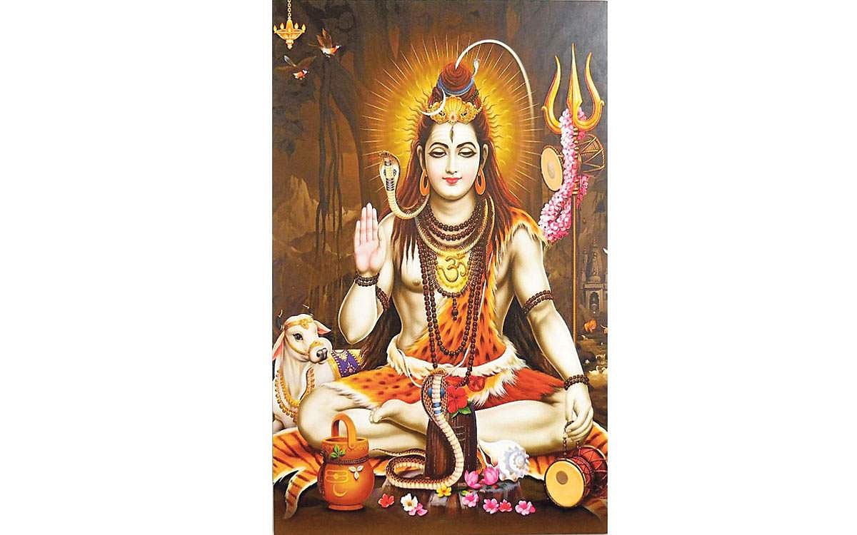 சொக்கனை அலங்கரிக்கும் சோமன் மூன்றாம்பிறை மகத்துவம்