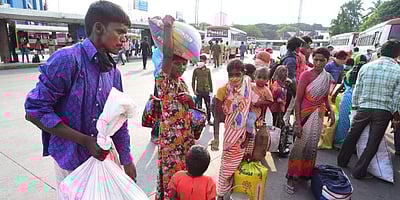 வேலையிழந்து சொந்த ஊர் திரும்பும் புலம்பெயர் தொழிலாளர்களின் எதிர்காலம்?