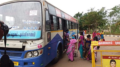 தஞ்சாவூர் மாவட்டத்தில் அரசு ஊழியர்களுக்காகக் கூடுதல் பேருந்துகள் இயக்கம்