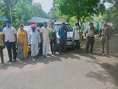 ஆத்தூரில் வெளிமாநிலத் தொழிலாளர்கள் சொந்த ஊருக்கு அனுப்பிவைப்பு