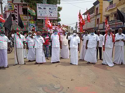 நாகையில் இந்திய கம்யூனிஸ்ட் கட்சியினர் ஆர்ப்பாட்டம்