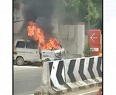 காஸ் நிரப்பிய ஆம்னி வாகனம் தீப்பற்றி எரிந்தது!