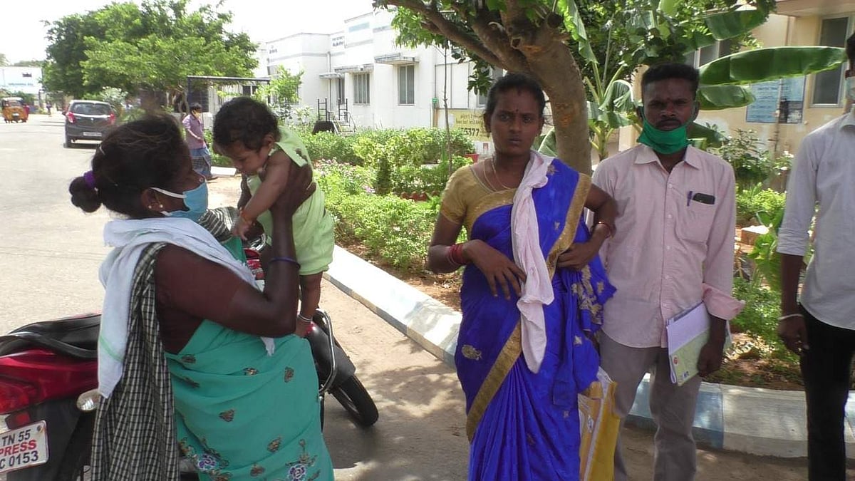 அரசு மருத்துவமனையில் குழந்தைக்கு போடப்பட்ட தடுப்பு ஊசி உடைந்து தொடையில் இருந்தாக பெற்றோர்கள் புகார்