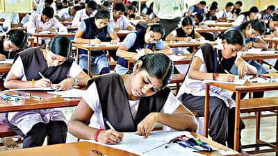 சென்னை உள்ளிட்ட 4 மாவட்டங்களில் பொதுத்தேர்வு எழுதும் மாணவர்களுக்கு சிறப்புப் பேருந்து வசதி
