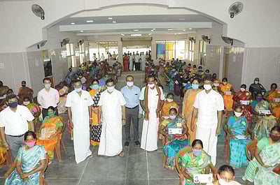 தாராபுரத்தில் 474 மகளிருக்கு ரூ.23.70 லட்சம் மதிப்பில் கடனுதவி