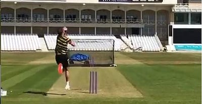 மைதானங்களில் பயிற்சியைத் தொடங்கினார்கள் இங்கிலாந்து வேகப்பந்து வீச்சாளர்கள்