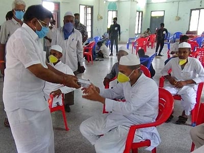 சேலம் மாவட்டம் மேட்டூரிலிருந்து 86 பேர் சொந்த ஊருக்கு அனுப்பி வைப்பு