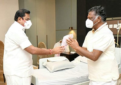 ஓ. பன்னீர்செல்வம் மருத்துவமனையில் அனுமதி: நலம் விசாரித்தார் முதல்வர் பழனிசாமி