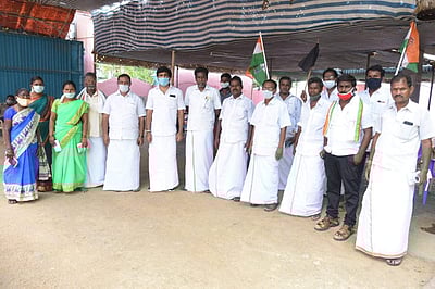 உசிலம்பட்டி வருவாய் கோட்டாட்சியர் அலுவலகம் முன்பு காங்கிரஸ் ஆர்ப்பாட்டம்