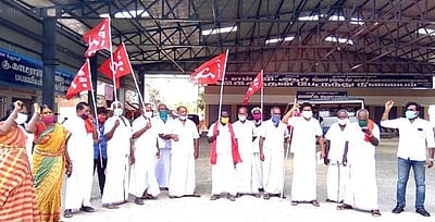 பேரளம், குடவாசலில் விவசாயிகள் ஆர்ப்பாட்டம்