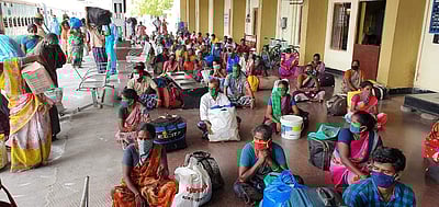 மும்பையிலிருந்து சிறப்பு ரயிலில் விழுப்புரம் வந்த 242 தமிழக தொழிலாளர்கள் 