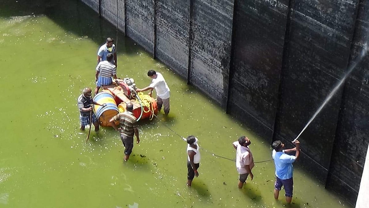 மேட்டூர் அணையின் உபரிநீர் போக்கி மதகுகள் பராமரிப்பு பணிகள் துவங்கின
