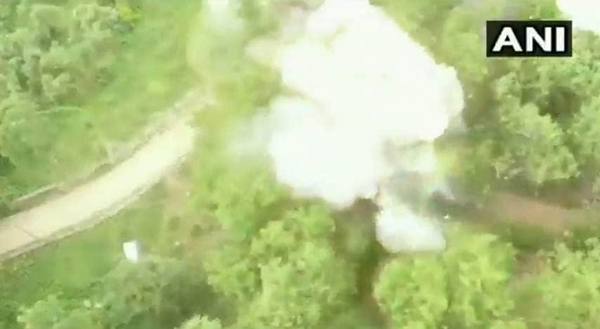 மீண்டும் ஒரு புல்வாமா தாக்குதல் முயற்சி முறியடிப்பு; வெடித்துச் சிதறிய கார்