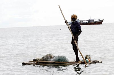 சிதம்பரம் அருகே கடலுக்கு மீன்பிடிக்கச் சென்ற மீனவர் மாயம்