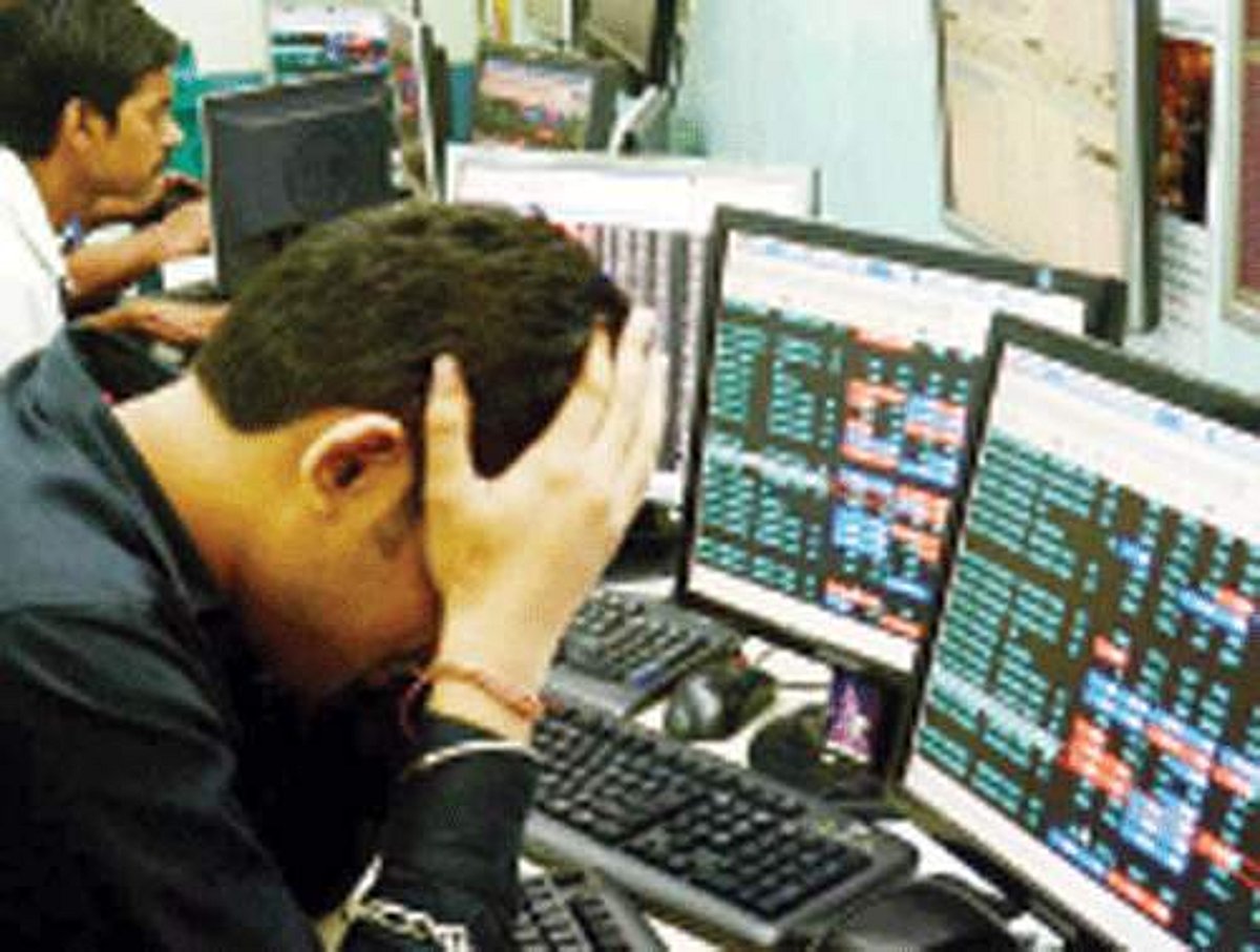 5 நாள்களில் சென்செக்ஸ் 3% வீழ்ச்சி: திடீா் சரிவுக்குக் காரணம் என்ன?