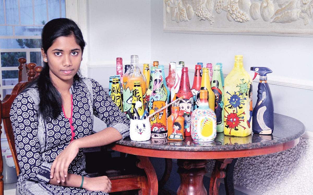 ஓவியம் விற்று கரோனாவுக்கு நிதி வழங்கிய மாணவி!