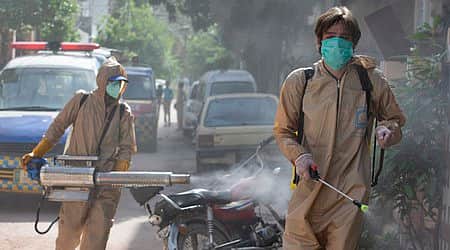 பாகிஸ்தானில் கடந்த 24 மணி நேரத்தில் 1,743 பேருக்கு கரோனா: 34 பேர் பலி