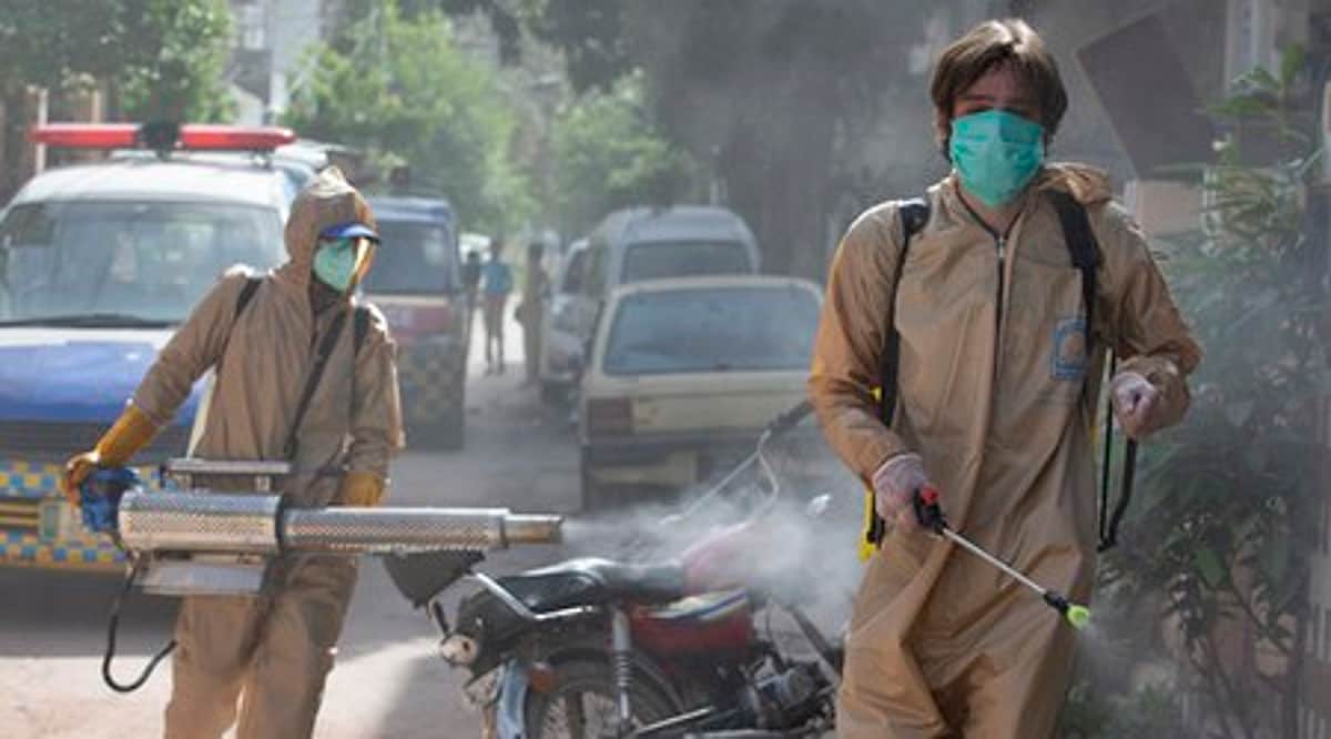 பாகிஸ்தானில் கடந்த 24 மணி நேரத்தில் 1,743 பேருக்கு கரோனா: 34 பேர் பலி