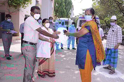 கரோனா - வாணியம்பாடி பெண் காவல் ஆய்வாளர் உள்பட 3 பேர் வீடு திரும்பினர்